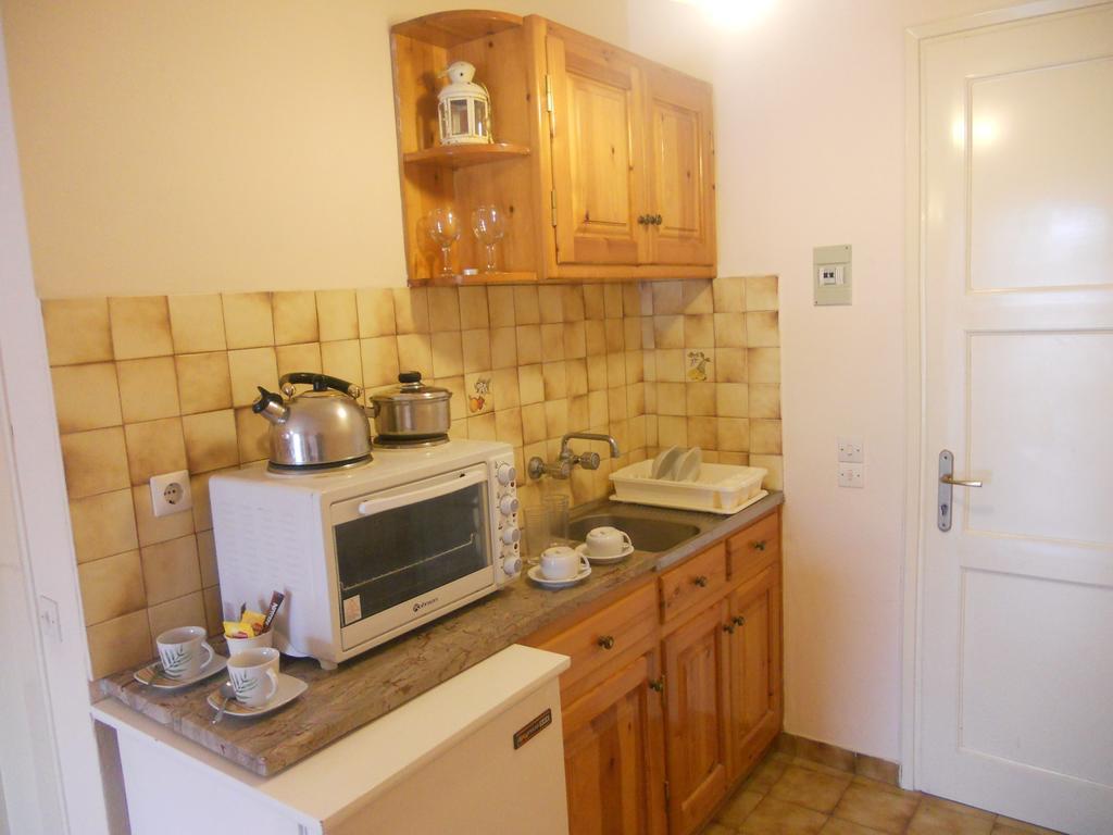 Elli Marina Studios And Apartments Benitses  Bilik gambar