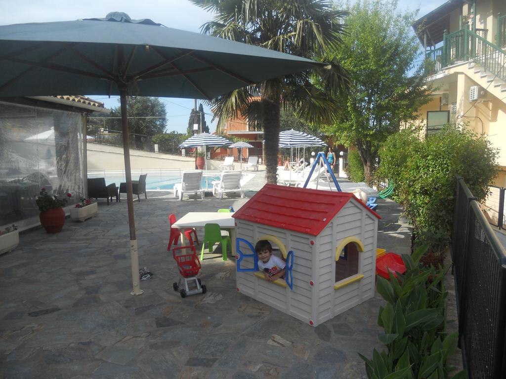 Elli Marina Studios And Apartments Benitses  Luaran gambar